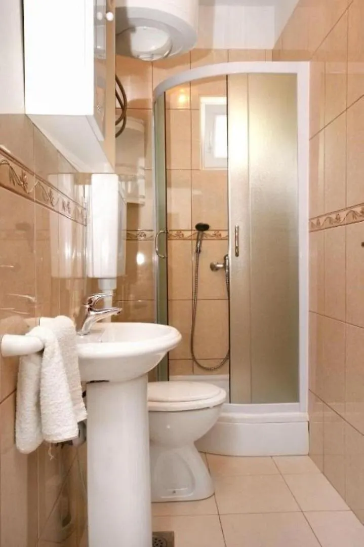 Apartments Stjepan - 10M From Beach Паг